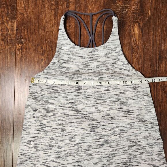 Lululemon Raise The Barre Tank Gray Women's Size 8 Light Grey Luon 2-in-1 - Picture 7 of 9